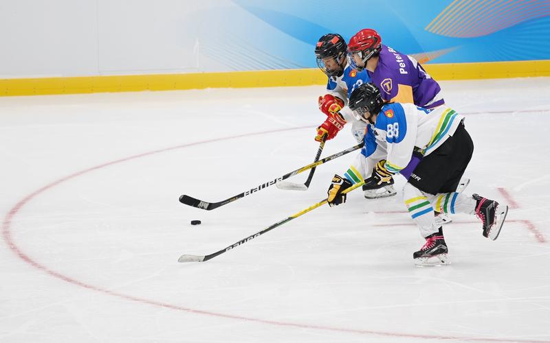 4月2日,国家体育馆举办冰球比赛.新京报记者 陶冉 摄